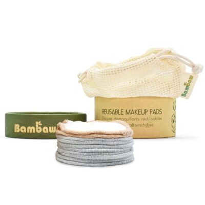 Reusable makeup remover pads in eco-friendly packaging, accompanied by a cotton laundry bag. Sustainable beauty essentials for an eco-conscious routine